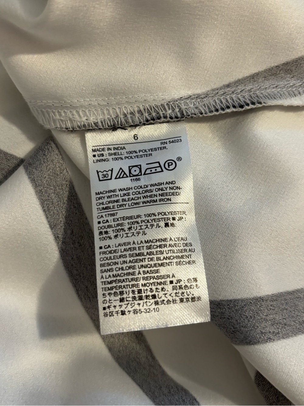 Banana Republic Factory Sz. 6 White/Black Split Neck Dress with Pockets - Picture 5 of 6